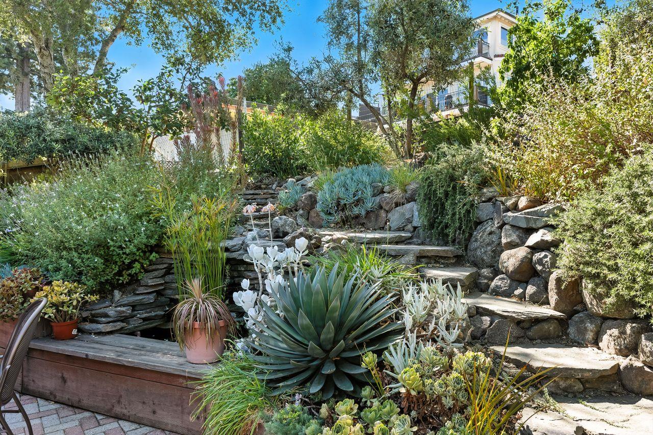 Detail Gallery Image 65 of 72 For 790 Hillcrest Way, Redwood City,  CA 94062 - 4 Beds | 3 Baths