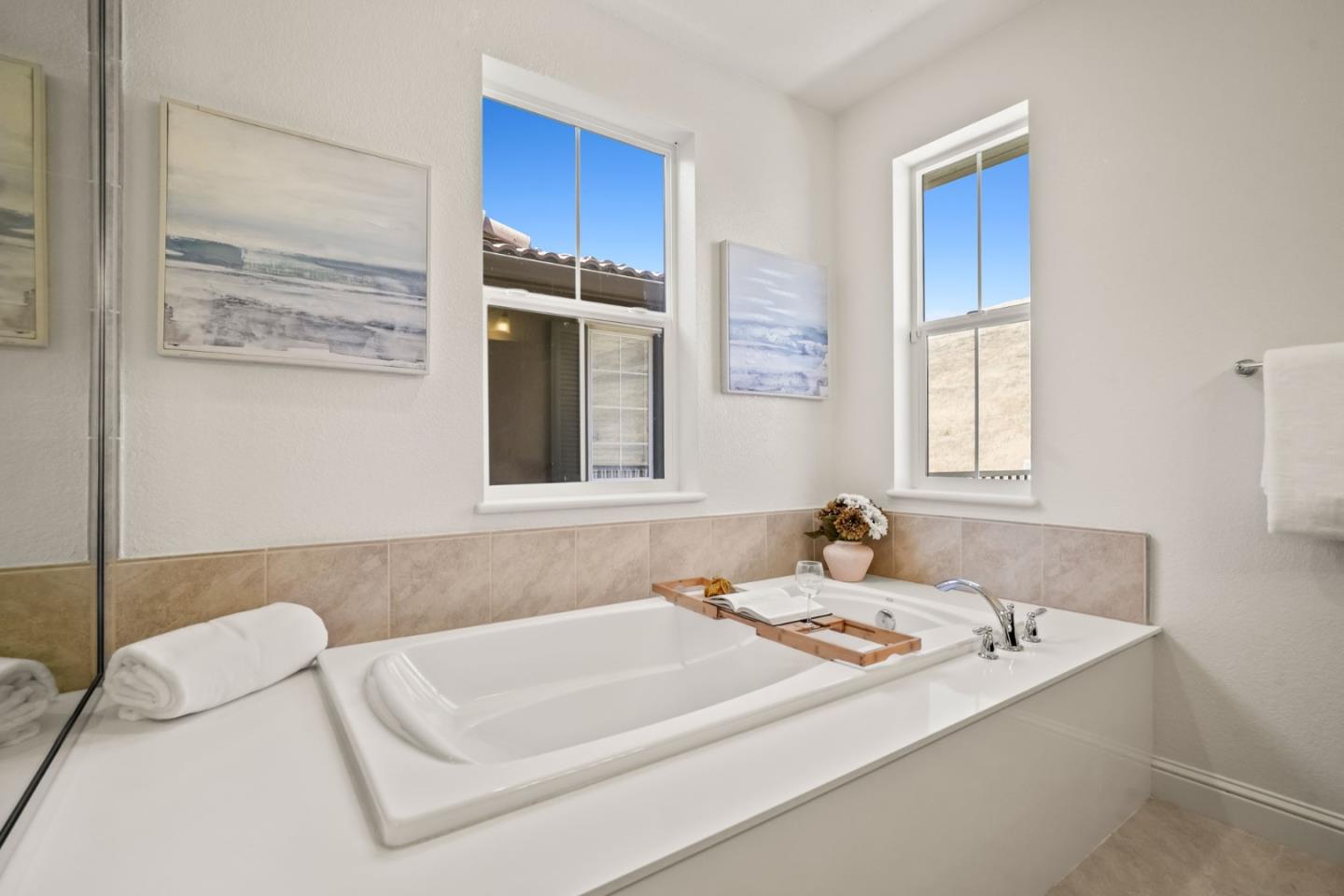 Detail Gallery Image 4 of 76 For 29732 Cantera Dr, Hayward,  CA 94544 - 4 Beds | 3 Baths