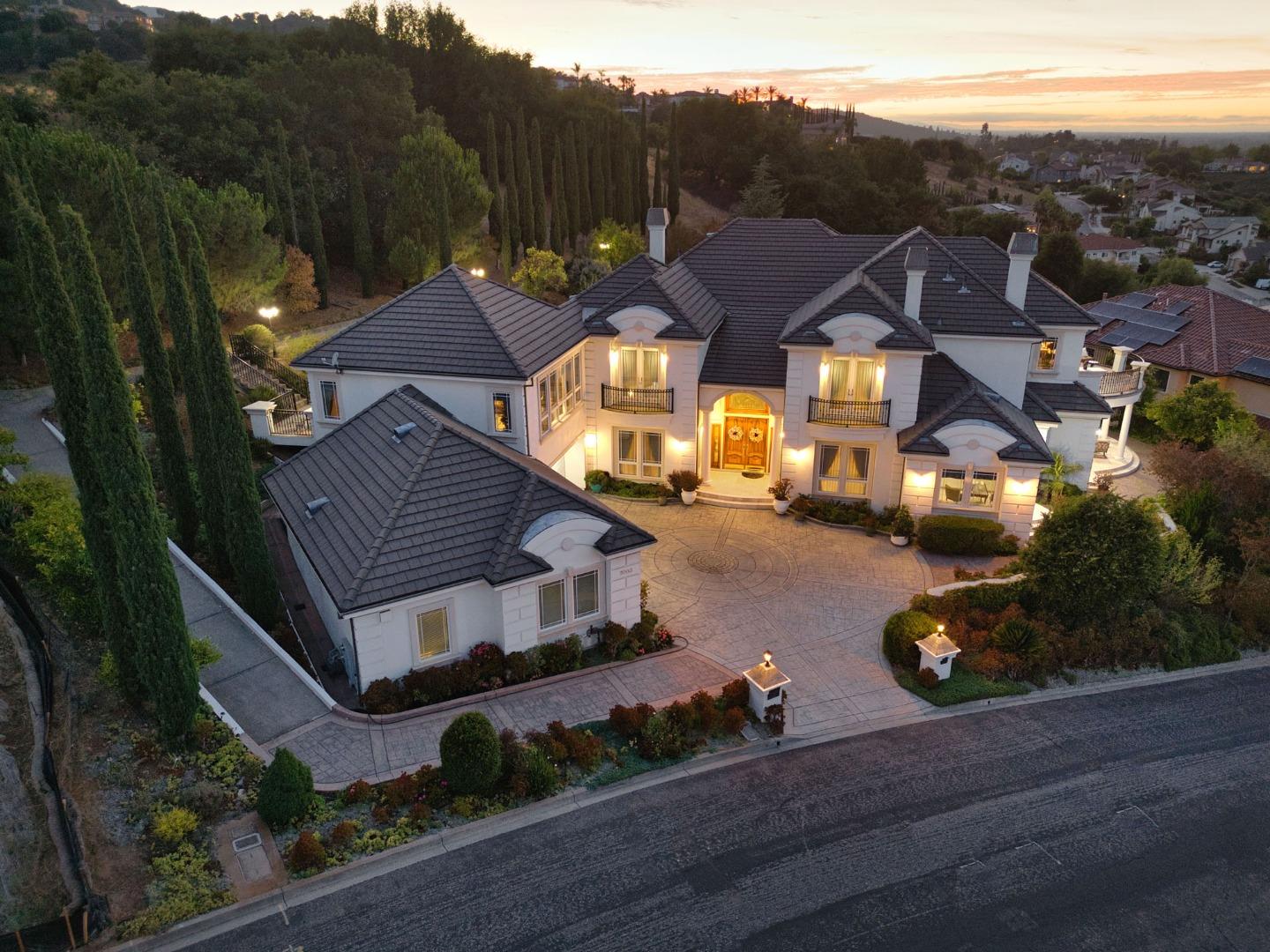 Detail Gallery Image 4 of 85 For 7003 Hollow Lake Way, San Jose,  CA 95120 - 4 Beds | 5 Baths