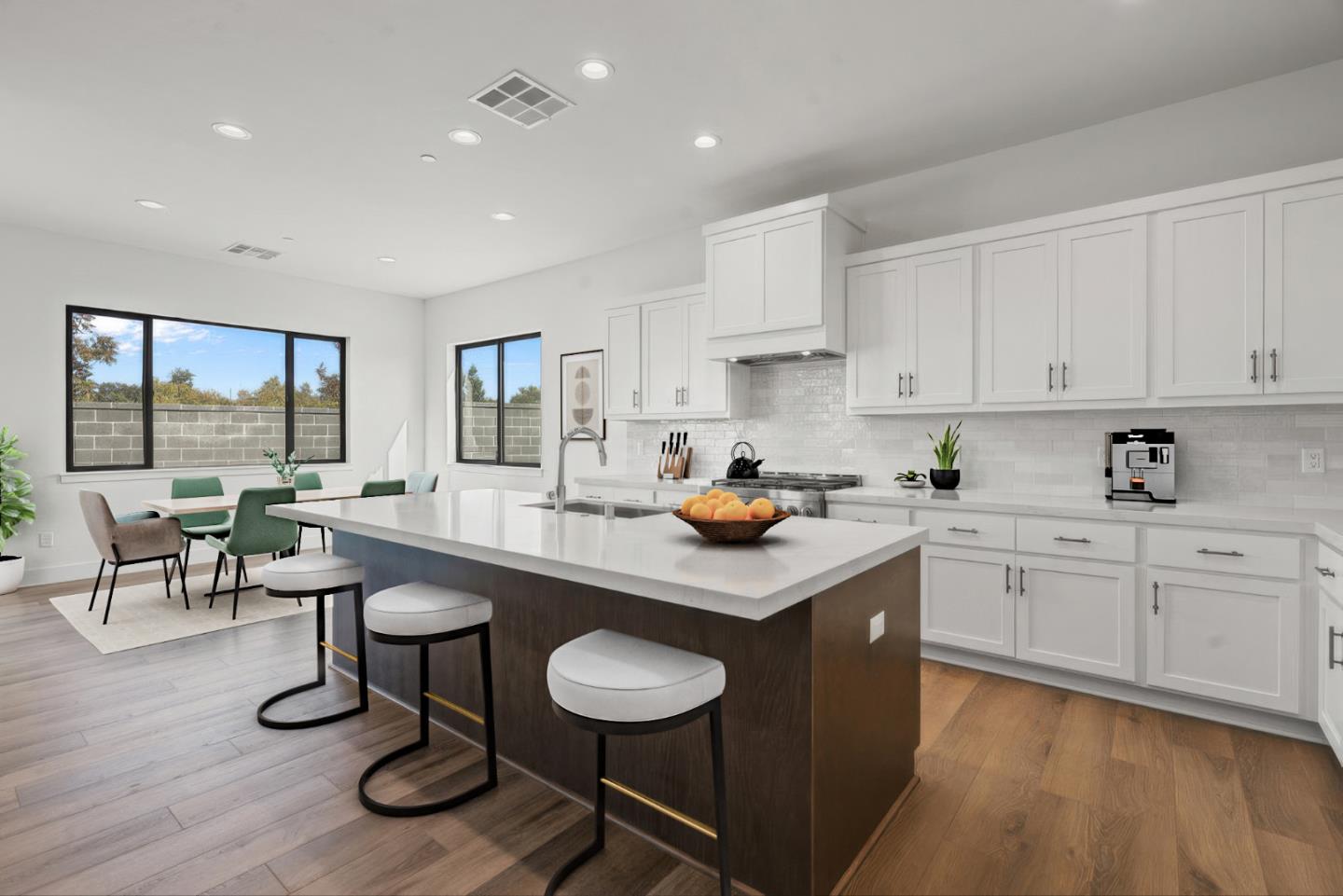 Detail Gallery Image 10 of 25 For 410 Maria Dr, Hollister,  CA 95023 - 4 Beds | 3 Baths