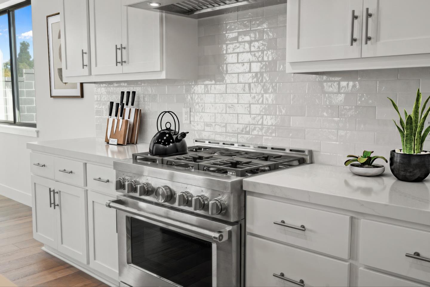 Detail Gallery Image 14 of 25 For 410 Maria Dr, Hollister,  CA 95023 - 4 Beds | 3 Baths