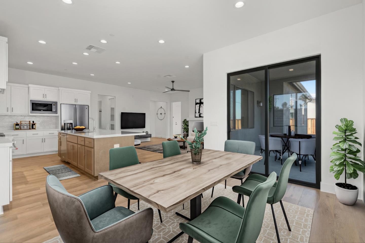 Detail Gallery Image 15 of 25 For 410 Maria Dr, Hollister,  CA 95023 - 4 Beds | 3 Baths