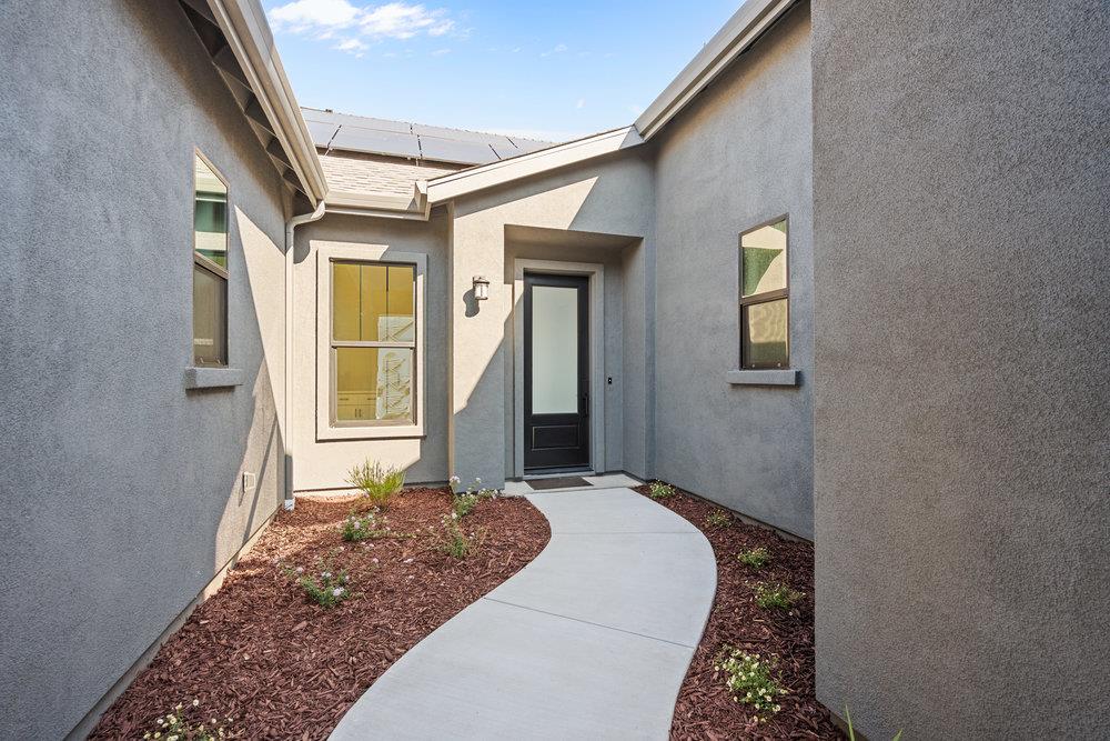 Detail Gallery Image 5 of 25 For 410 Maria Dr, Hollister,  CA 95023 - 4 Beds | 3 Baths