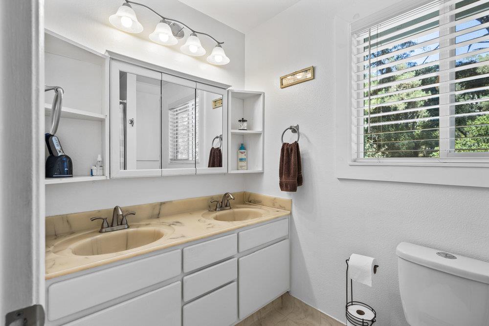 Detail Gallery Image 47 of 88 For 1458 Oakleaf Dr, Royal Oaks,  CA 95076 - 4 Beds | 3 Baths