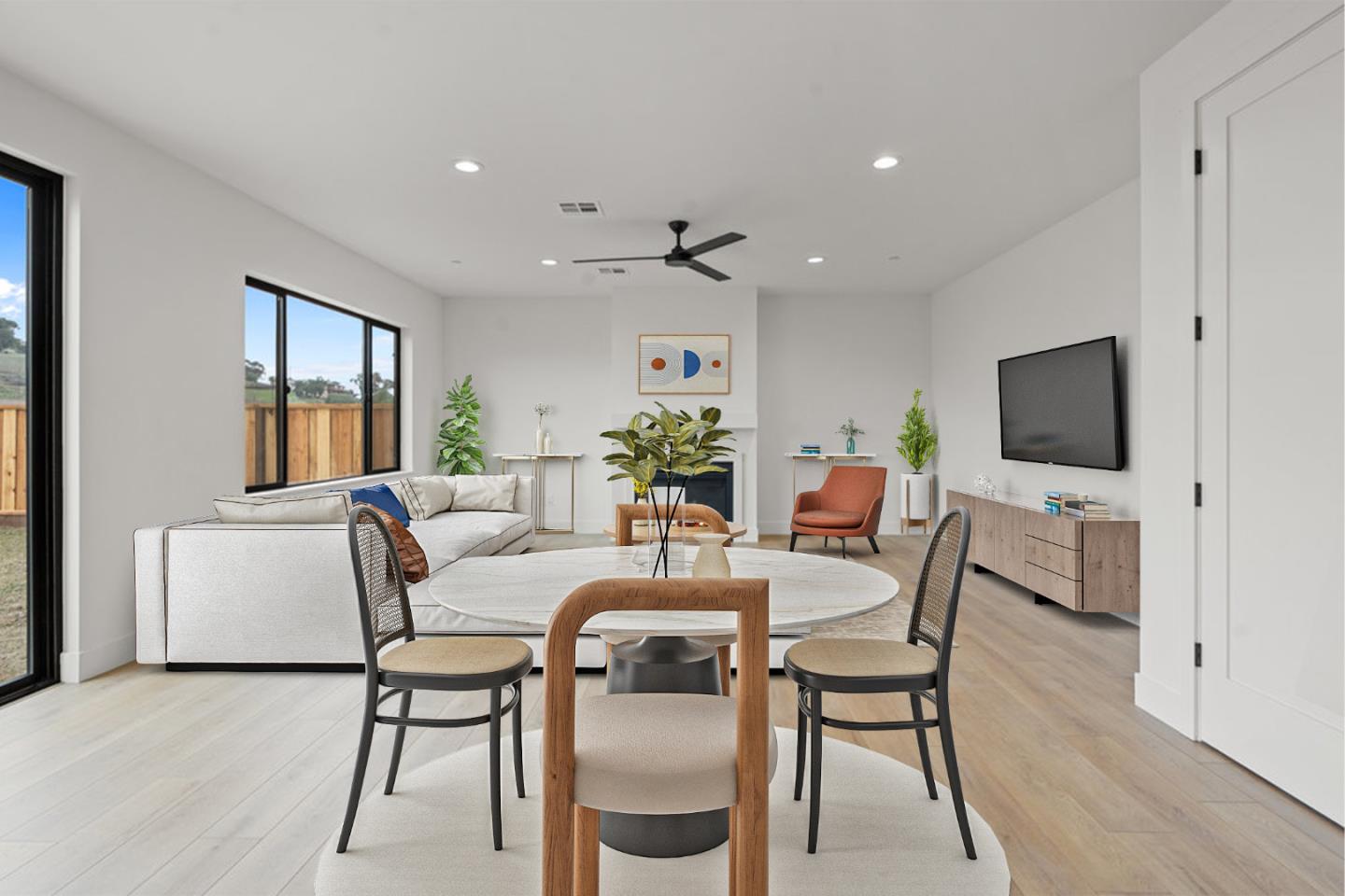 Detail Gallery Image 13 of 23 For 425 Maria Dr, Hollister,  CA 95023 - 3 Beds | 2/1 Baths