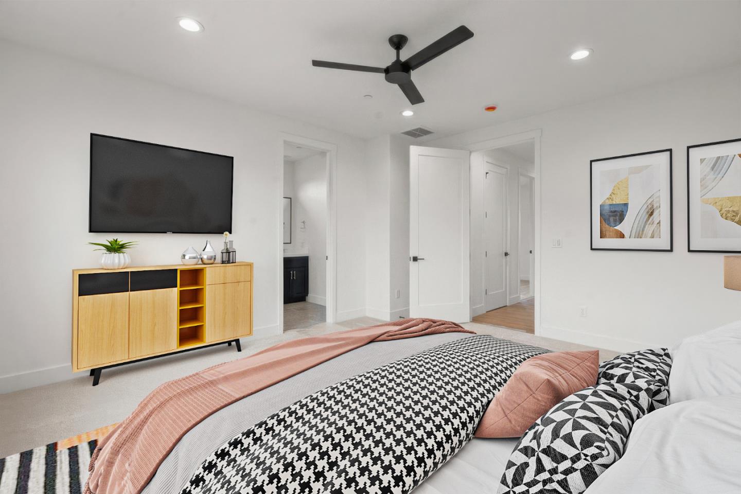 Detail Gallery Image 18 of 23 For 425 Maria Dr, Hollister,  CA 95023 - 3 Beds | 2/1 Baths