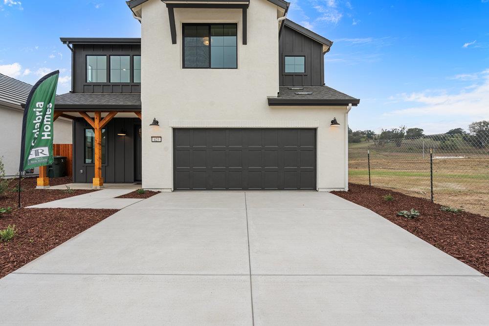 Detail Gallery Image 4 of 23 For 425 Maria Dr, Hollister,  CA 95023 - 3 Beds | 2/1 Baths