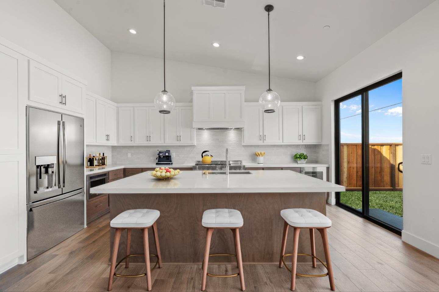 Detail Gallery Image 15 of 27 For 420 Maria #37,  Hollister,  CA 95023 - 4 Beds | 3 Baths