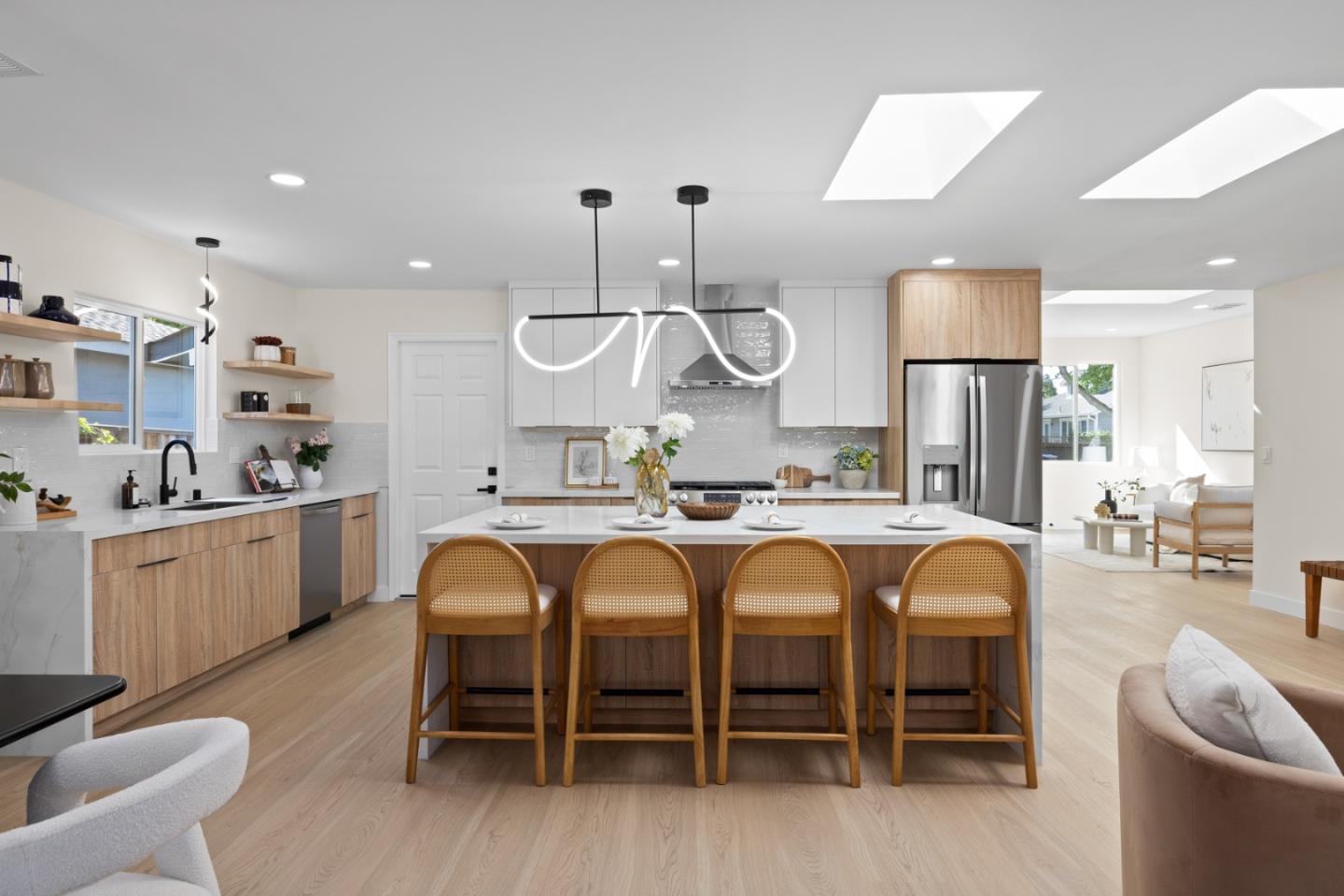 Detail Gallery Image 12 of 36 For 992 Planetree Pl, Sunnyvale,  CA 94086 - 4 Beds | 3 Baths