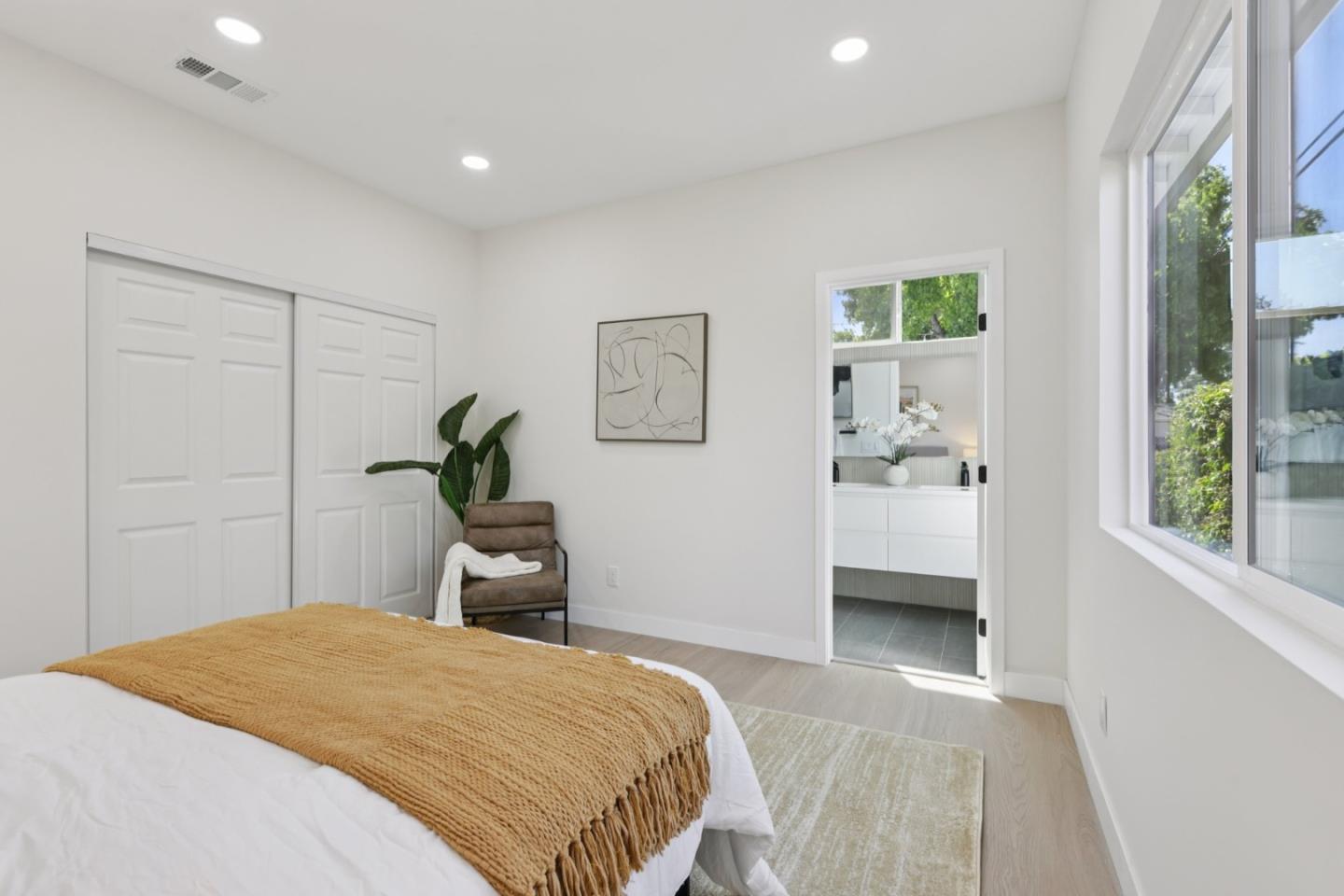 Detail Gallery Image 19 of 36 For 992 Planetree Pl, Sunnyvale,  CA 94086 - 4 Beds | 3 Baths