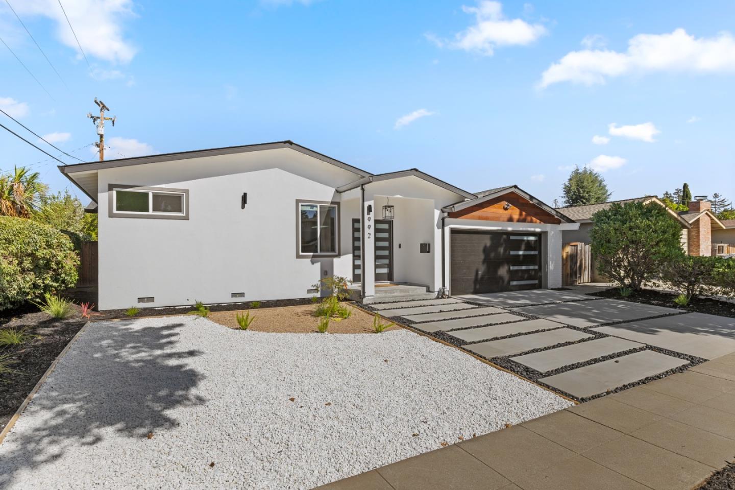 Detail Gallery Image 3 of 36 For 992 Planetree Pl, Sunnyvale,  CA 94086 - 4 Beds | 3 Baths