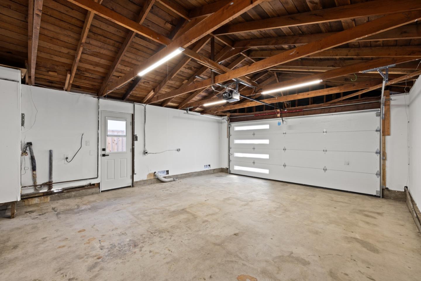Detail Gallery Image 31 of 36 For 992 Planetree Pl, Sunnyvale,  CA 94086 - 4 Beds | 3 Baths