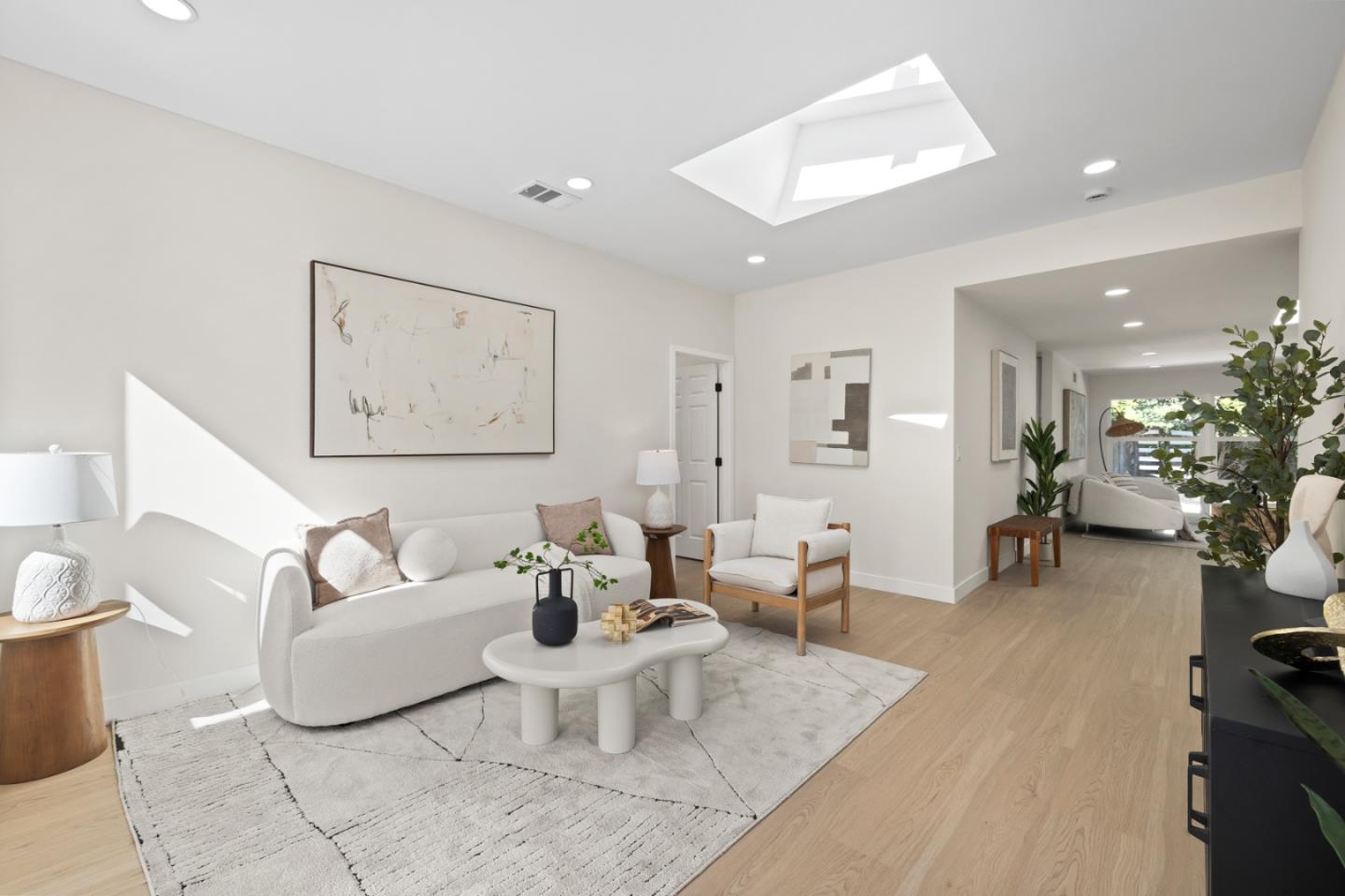 Detail Gallery Image 5 of 36 For 992 Planetree Pl, Sunnyvale,  CA 94086 - 4 Beds | 3 Baths