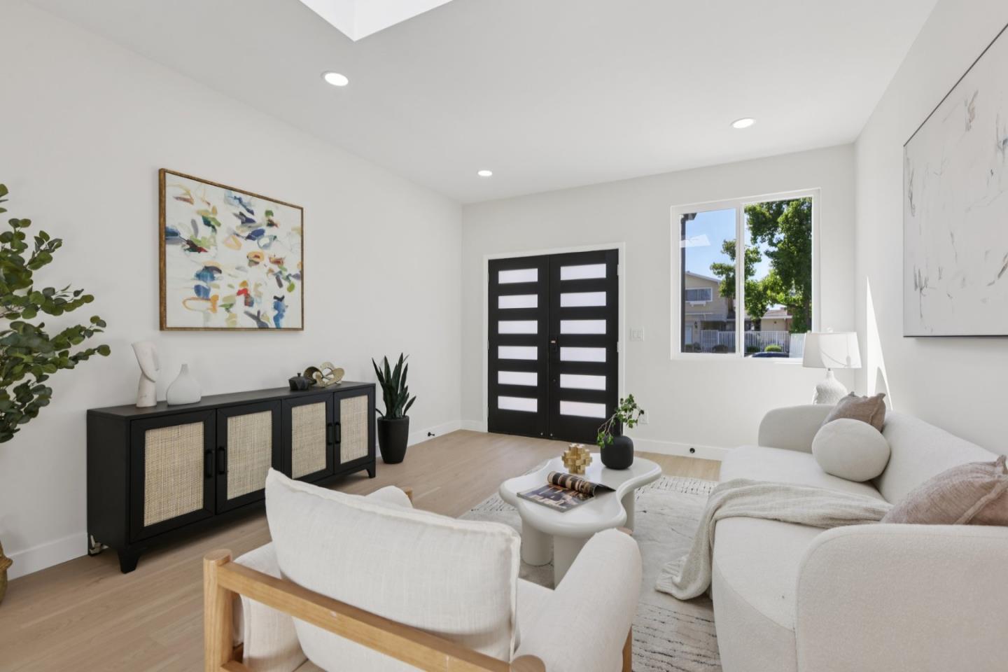 Detail Gallery Image 6 of 36 For 992 Planetree Pl, Sunnyvale,  CA 94086 - 4 Beds | 3 Baths