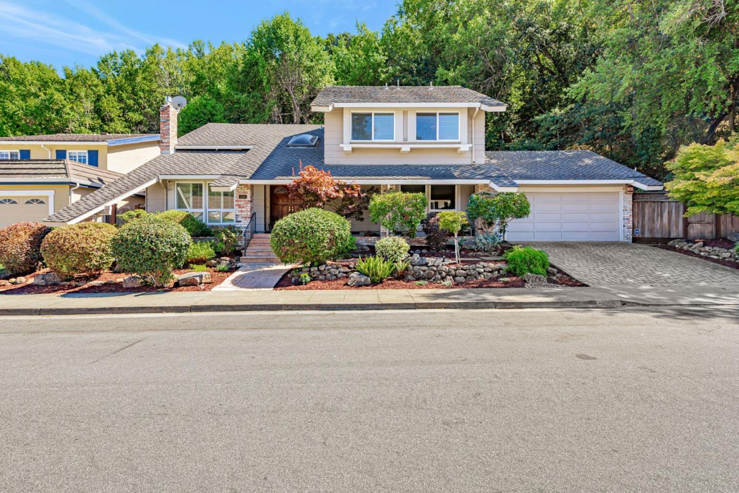 Detail Gallery Image 1 of 43 For 1521 Cherrywood Dr, San Mateo,  CA 94403 - 5 Beds | 2/1 Baths