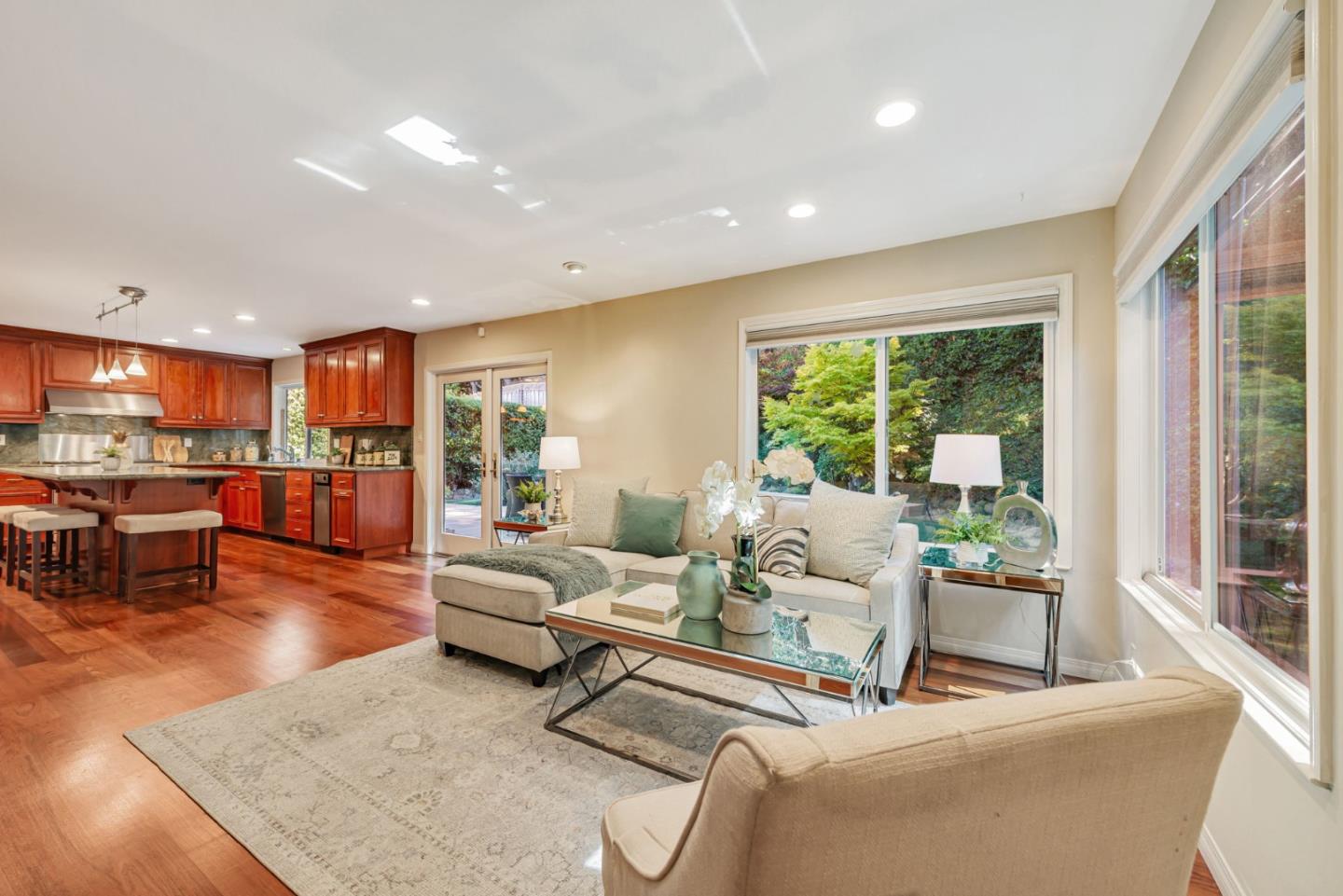 Detail Gallery Image 13 of 43 For 1521 Cherrywood Dr, San Mateo,  CA 94403 - 5 Beds | 2/1 Baths