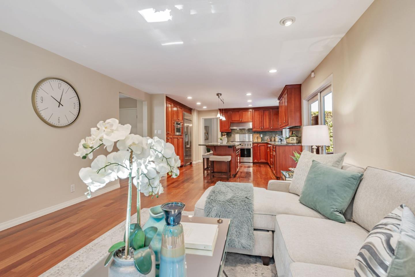 Detail Gallery Image 14 of 43 For 1521 Cherrywood Dr, San Mateo,  CA 94403 - 5 Beds | 2/1 Baths