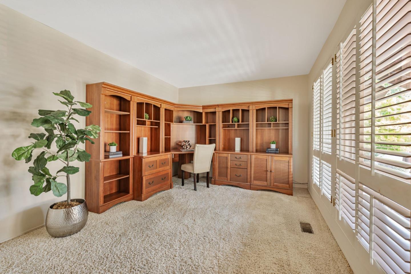 Detail Gallery Image 23 of 43 For 1521 Cherrywood Dr, San Mateo,  CA 94403 - 5 Beds | 2/1 Baths