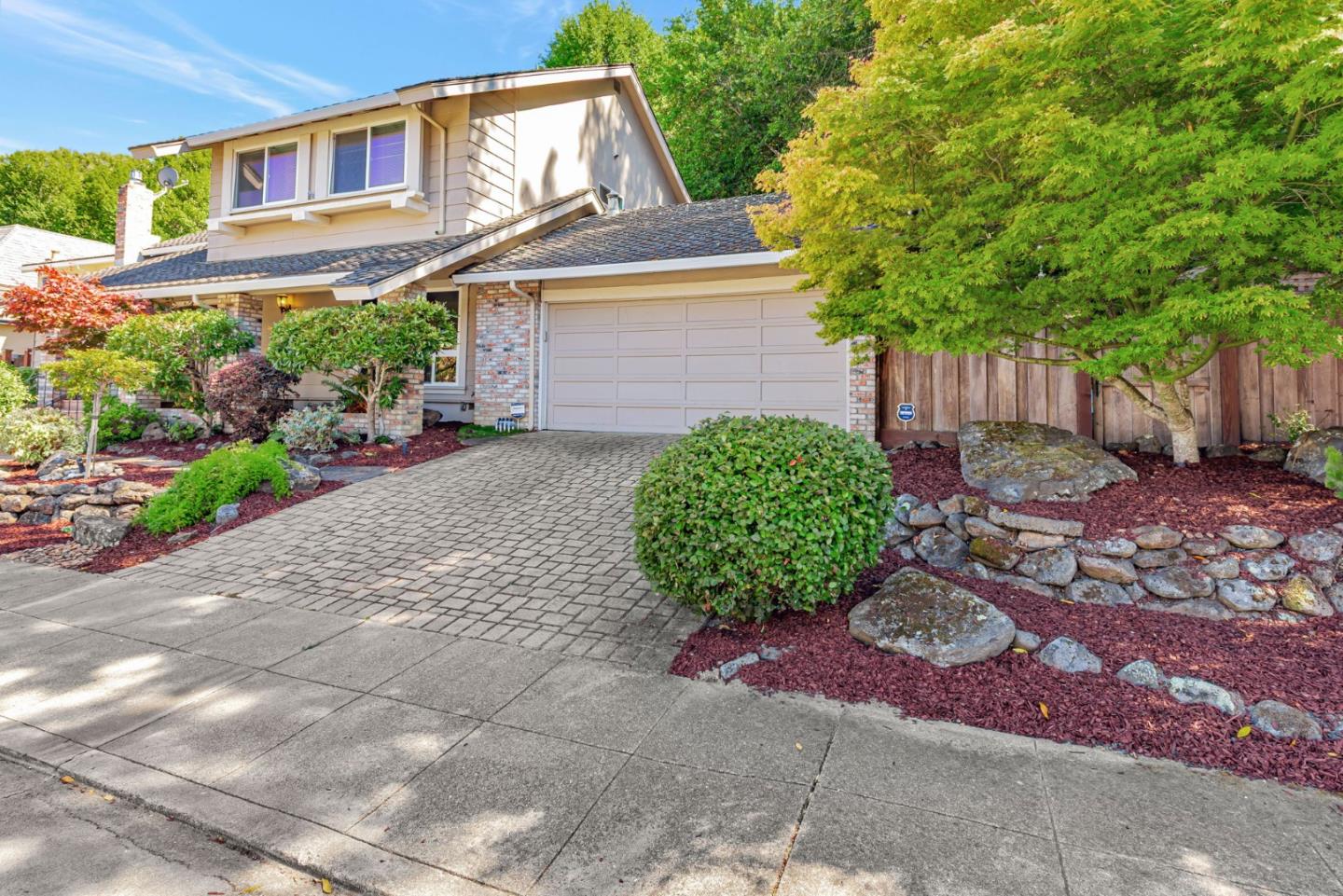 Detail Gallery Image 4 of 43 For 1521 Cherrywood Dr, San Mateo,  CA 94403 - 5 Beds | 2/1 Baths