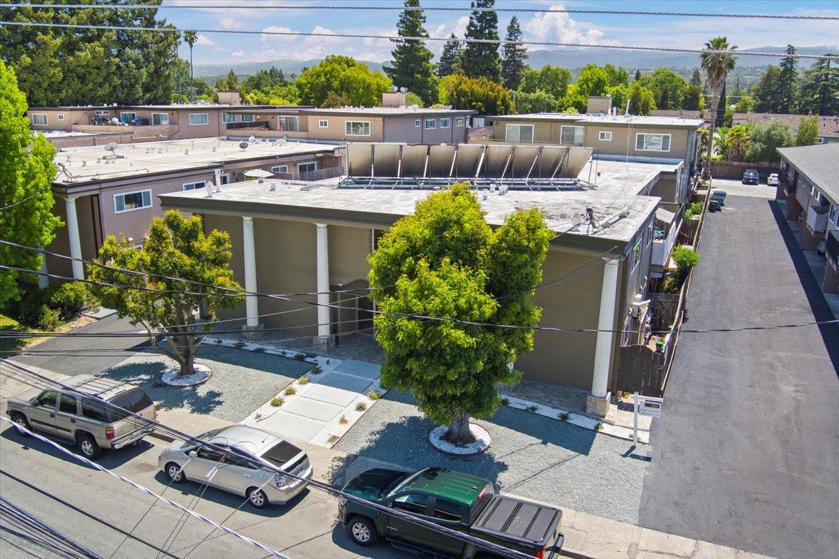 Detail Gallery Image 2 of 7 For 1442 Gordon St, Redwood City,  CA 94061 - – Beds | – Baths