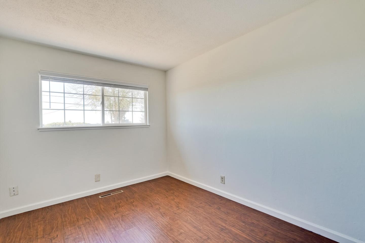 Detail Gallery Image 14 of 21 For 401 Lynn Ave, Milpitas,  CA 95035 - – Beds | – Baths