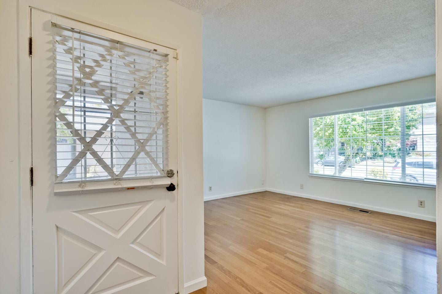 Detail Gallery Image 3 of 21 For 401 Lynn Ave, Milpitas,  CA 95035 - – Beds | – Baths