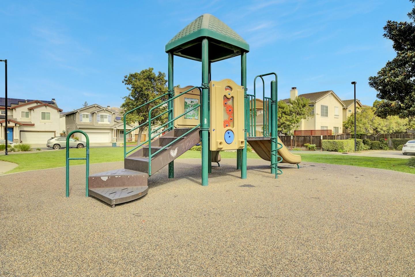 Detail Gallery Image 39 of 46 For 7 Crystal Ct, Milpitas,  CA 95035 - 3 Beds | 2/1 Baths