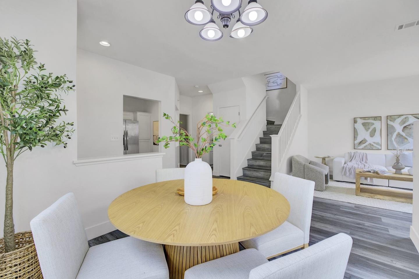 Detail Gallery Image 4 of 46 For 7 Crystal Ct, Milpitas,  CA 95035 - 3 Beds | 2/1 Baths