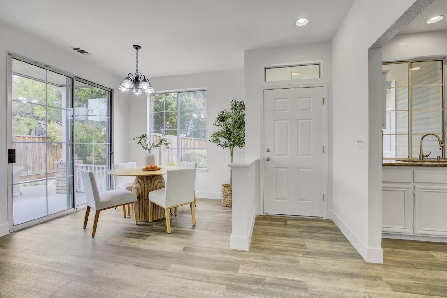 Detail Gallery Image 5 of 46 For 7 Crystal Ct, Milpitas,  CA 95035 - 3 Beds | 2/1 Baths