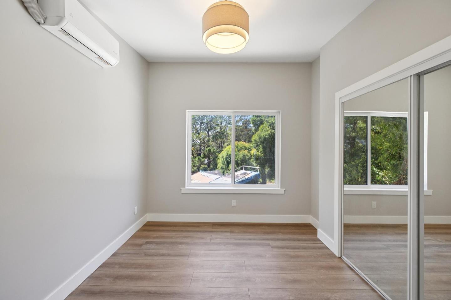 Detail Gallery Image 6 of 11 For 196 Amapola Ave a,  Pacifica,  CA 94044 - 1 Beds | 1 Baths