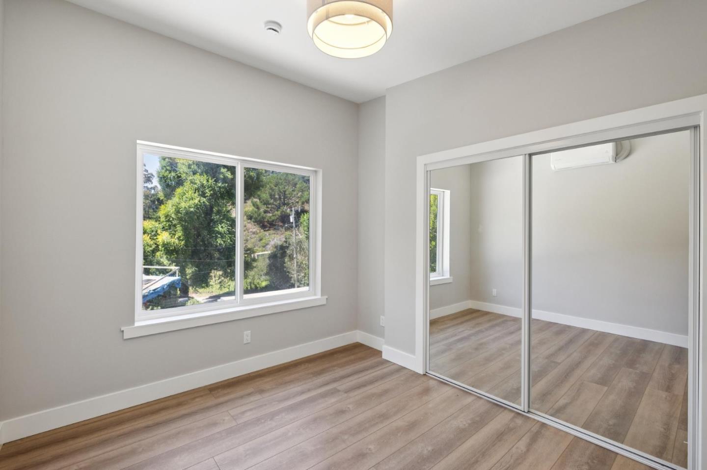Detail Gallery Image 7 of 11 For 196 Amapola Ave a,  Pacifica,  CA 94044 - 1 Beds | 1 Baths