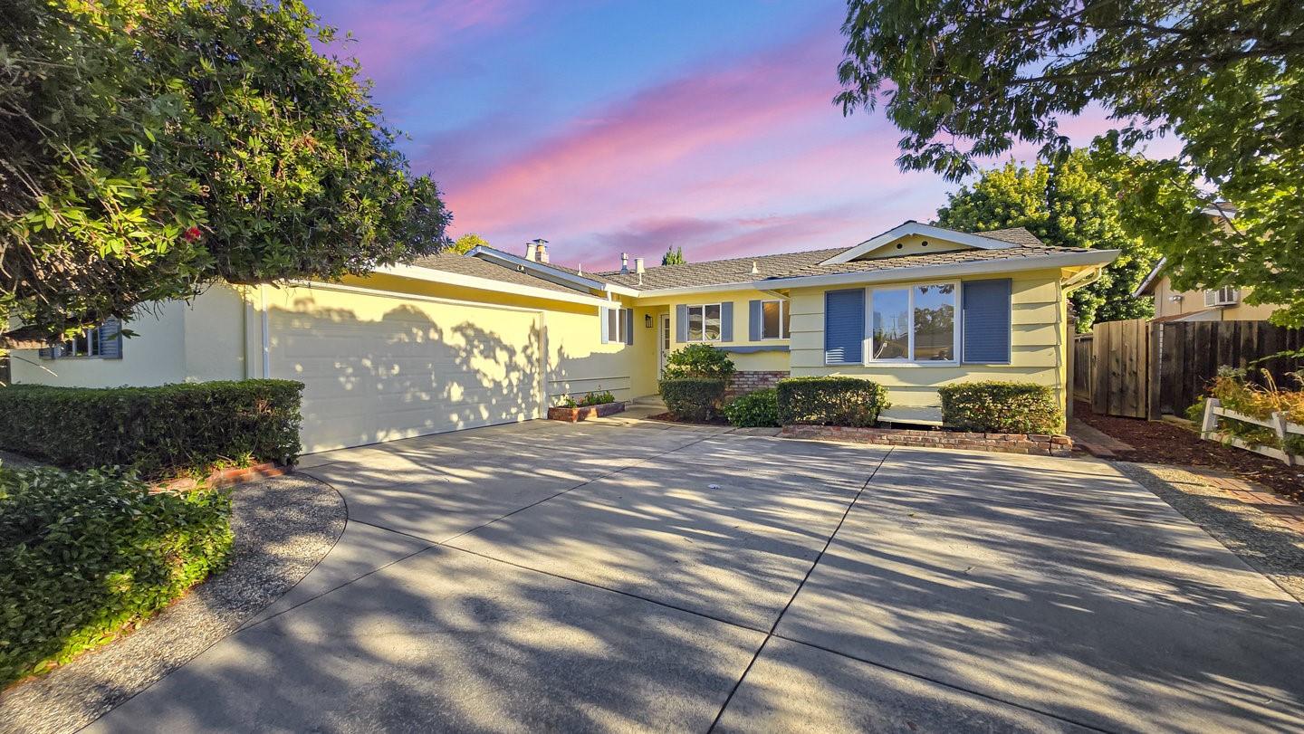 Detail Gallery Image 2 of 50 For 940 Kennard Way, Sunnyvale,  CA 94087 - 4 Beds | 2 Baths