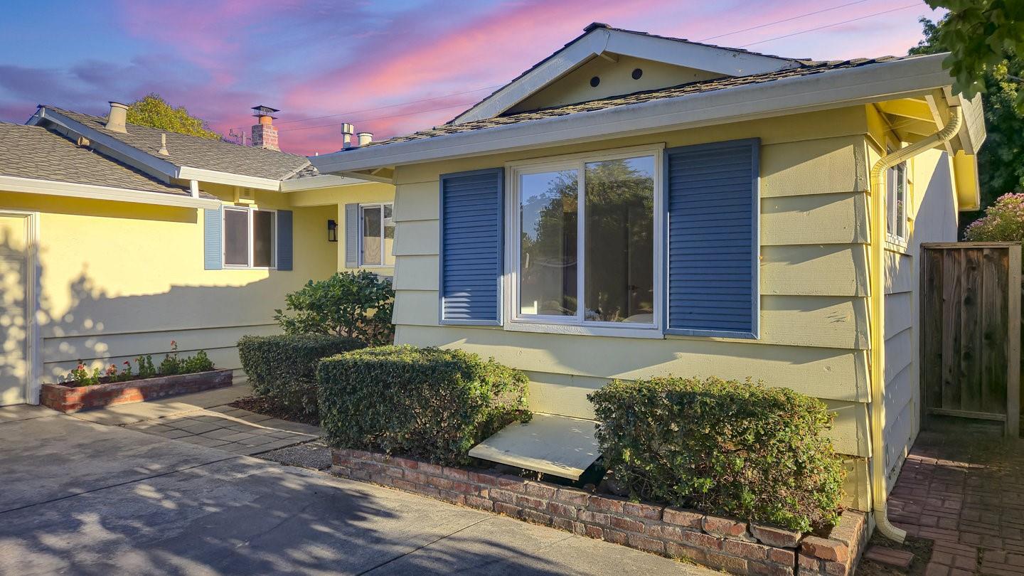 Detail Gallery Image 3 of 50 For 940 Kennard Way, Sunnyvale,  CA 94087 - 4 Beds | 2 Baths