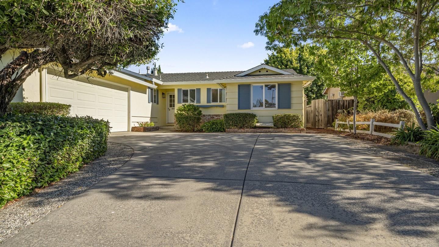 Detail Gallery Image 5 of 50 For 940 Kennard Way, Sunnyvale,  CA 94087 - 4 Beds | 2 Baths