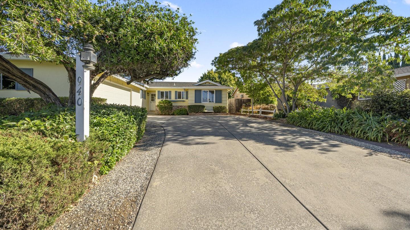 Detail Gallery Image 7 of 50 For 940 Kennard Way, Sunnyvale,  CA 94087 - 4 Beds | 2 Baths