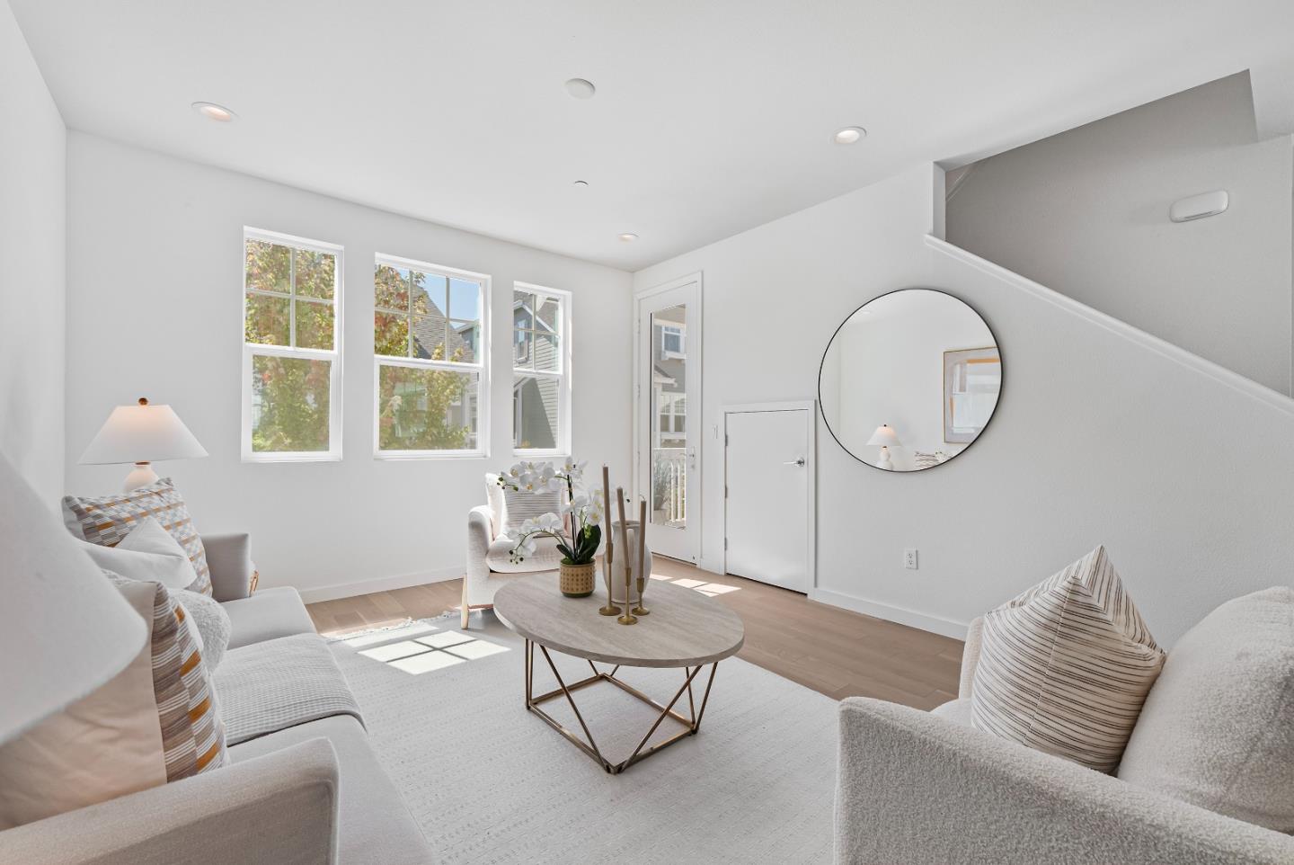 Detail Gallery Image 3 of 46 For 119 Orbit Way, Mountain View,  CA 94043 - 4 Beds | 3/1 Baths