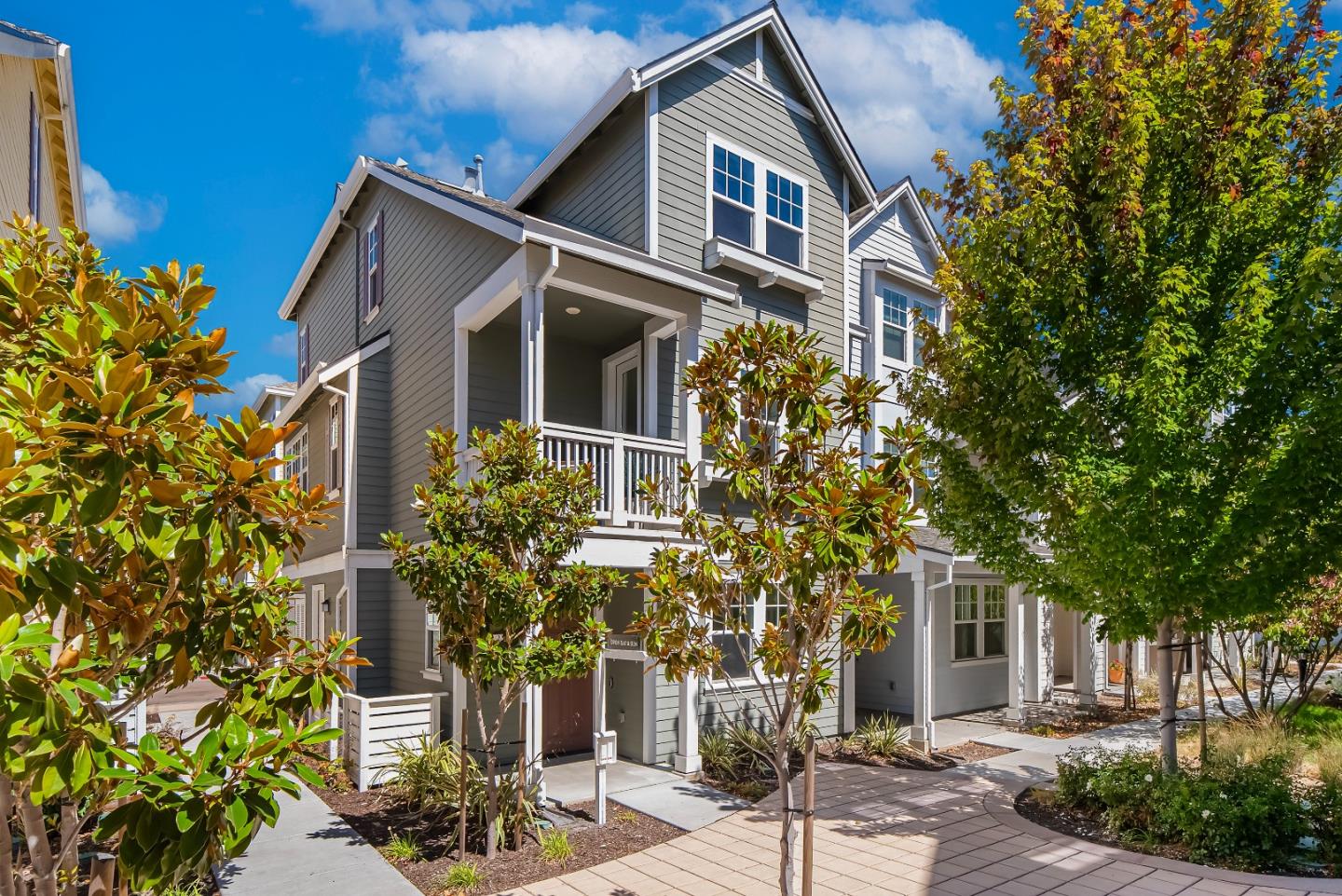 Detail Gallery Image 35 of 46 For 119 Orbit Way, Mountain View,  CA 94043 - 4 Beds | 3/1 Baths