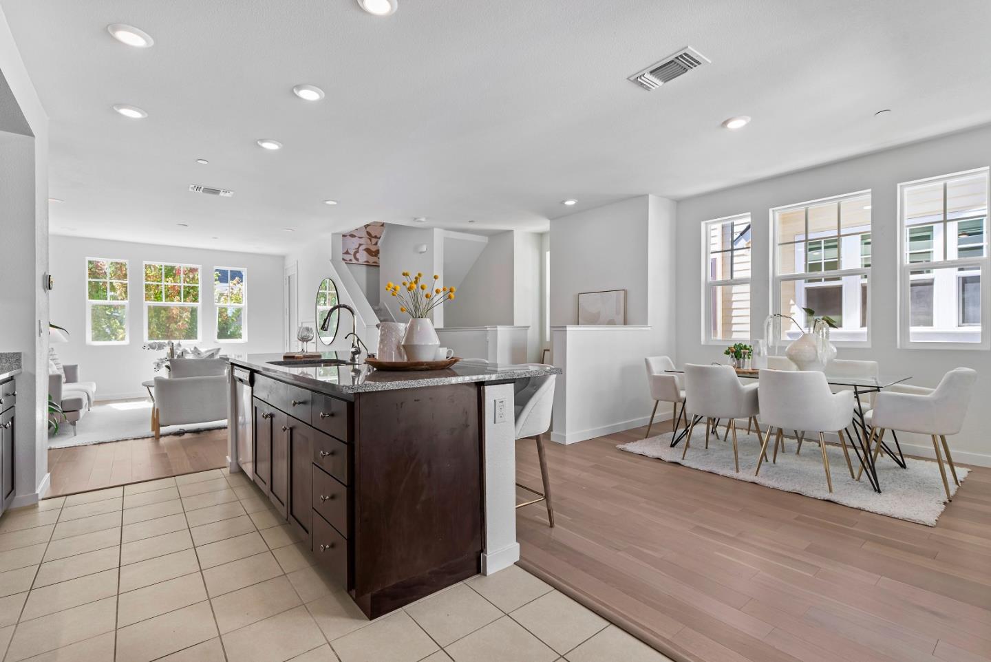 Detail Gallery Image 8 of 46 For 119 Orbit Way, Mountain View,  CA 94043 - 4 Beds | 3/1 Baths