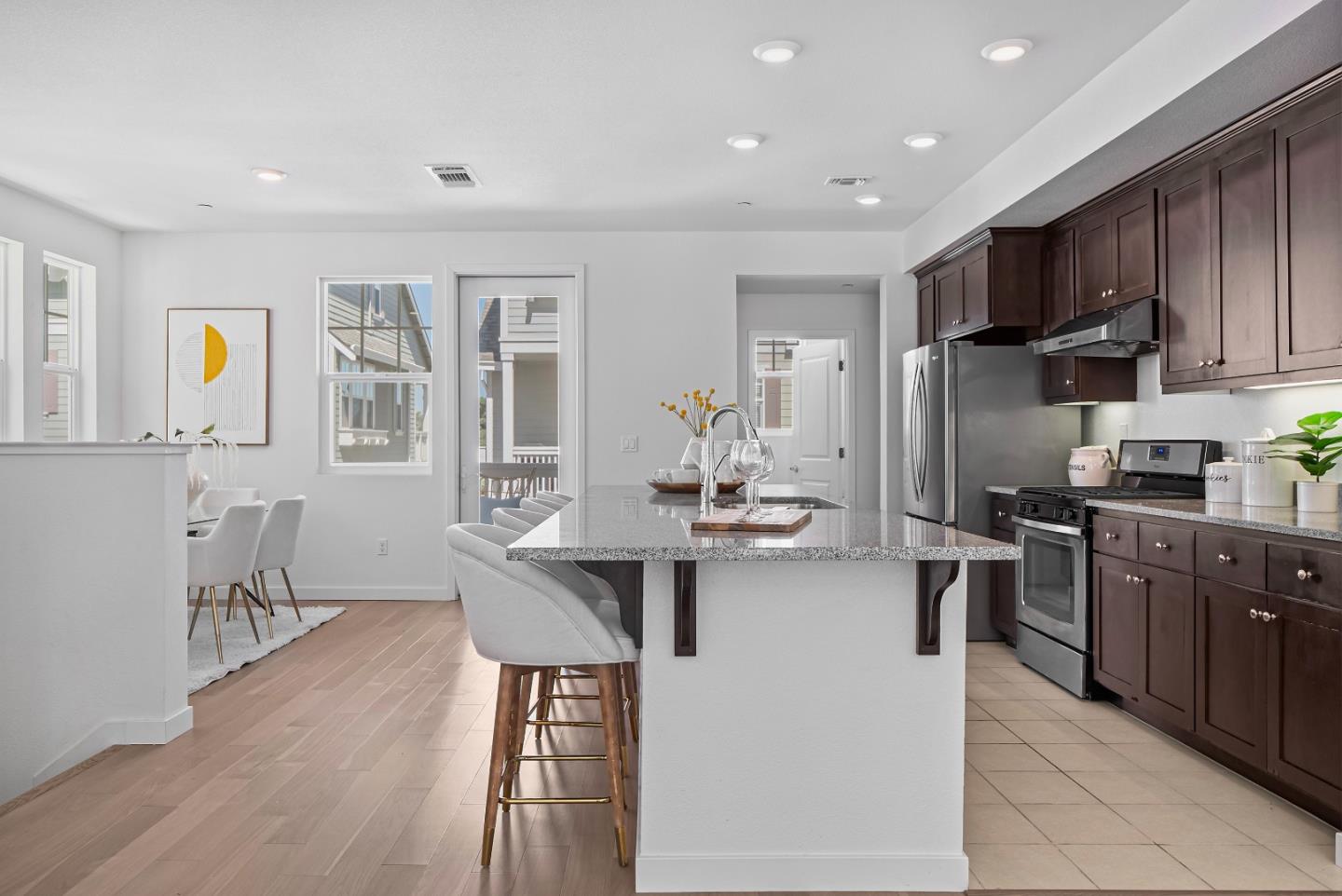 Detail Gallery Image 9 of 46 For 119 Orbit Way, Mountain View,  CA 94043 - 4 Beds | 3/1 Baths