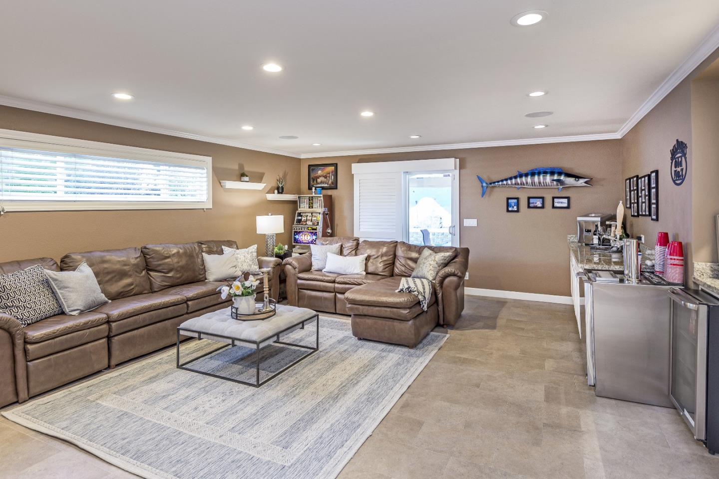 Detail Gallery Image 11 of 33 For 1006 Almarida Dr, San Jose,  CA 95128 - 4 Beds | 3 Baths