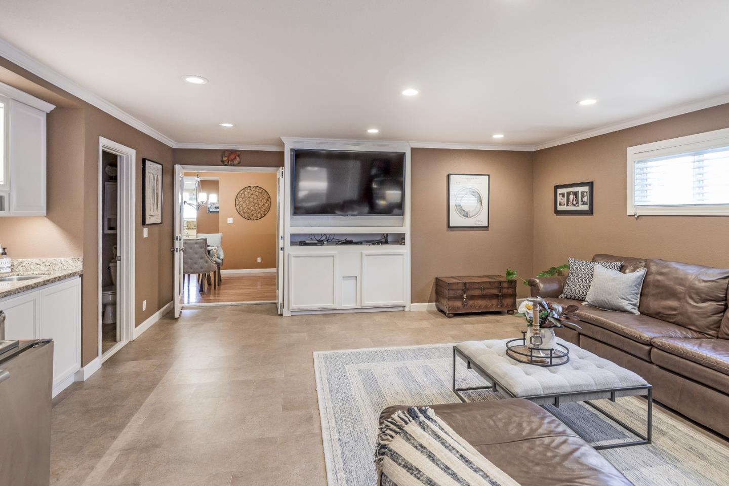 Detail Gallery Image 12 of 33 For 1006 Almarida Dr, San Jose,  CA 95128 - 4 Beds | 3 Baths