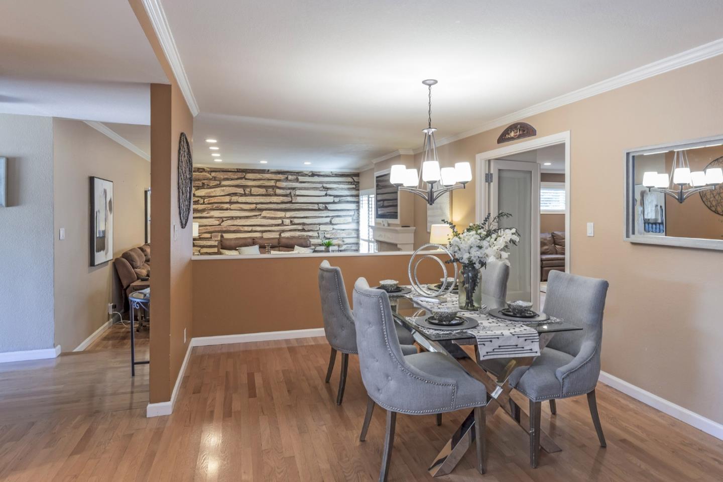 Detail Gallery Image 15 of 33 For 1006 Almarida Dr, San Jose,  CA 95128 - 4 Beds | 3 Baths
