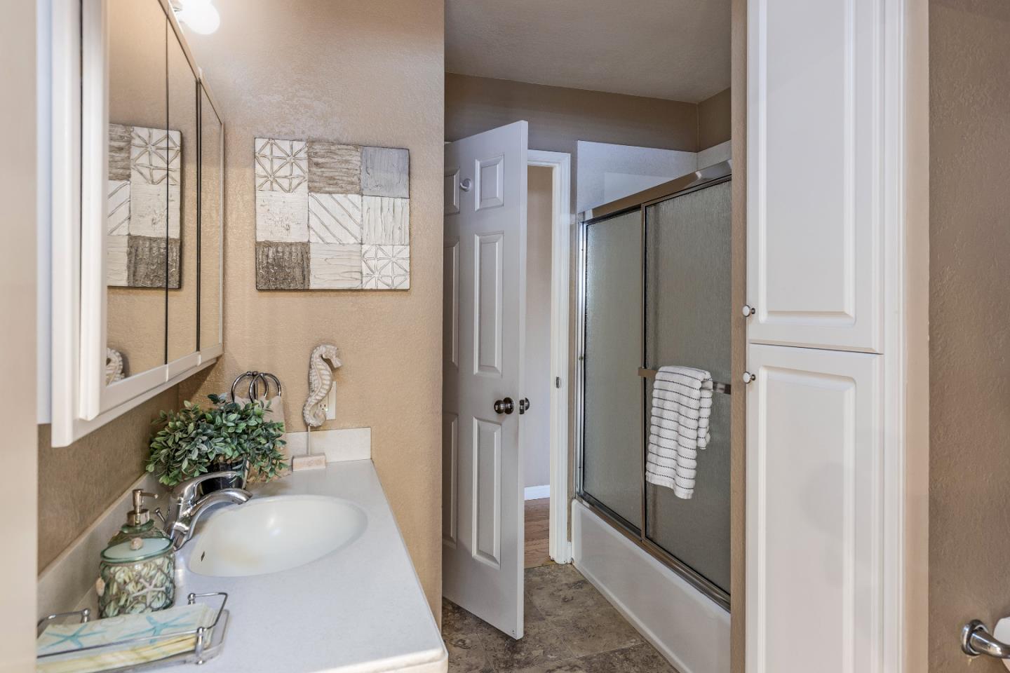 Detail Gallery Image 20 of 33 For 1006 Almarida Dr, San Jose,  CA 95128 - 4 Beds | 3 Baths