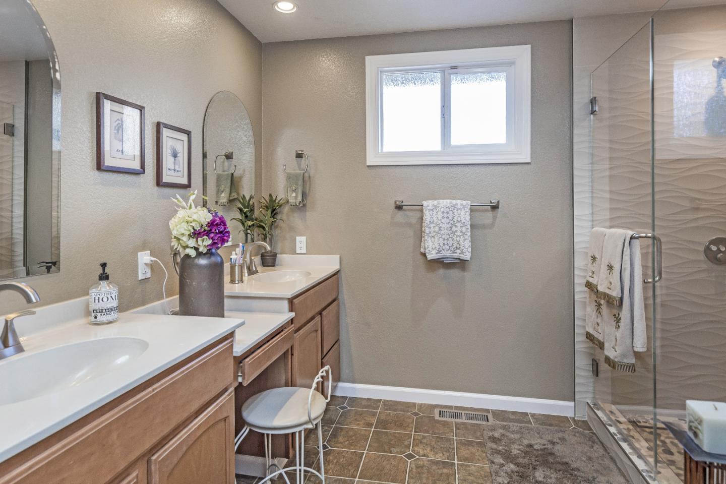 Detail Gallery Image 21 of 33 For 1006 Almarida Dr, San Jose,  CA 95128 - 4 Beds | 3 Baths