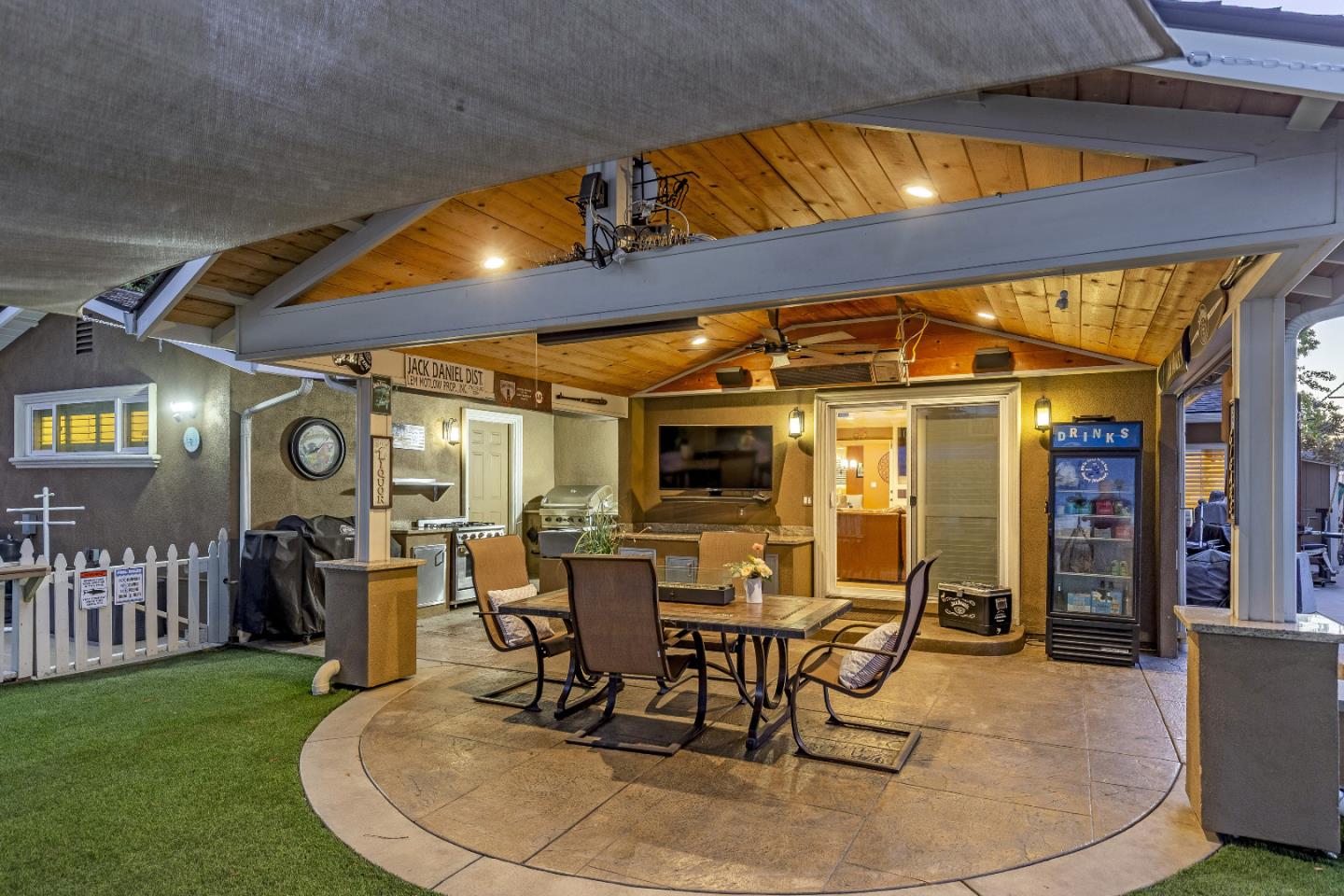 Detail Gallery Image 25 of 33 For 1006 Almarida Dr, San Jose,  CA 95128 - 4 Beds | 3 Baths