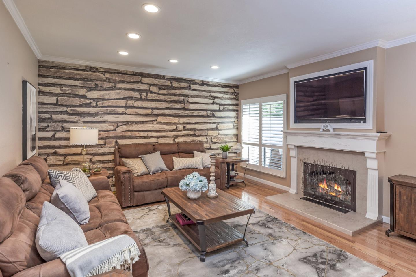 Detail Gallery Image 9 of 33 For 1006 Almarida Dr, San Jose,  CA 95128 - 4 Beds | 3 Baths