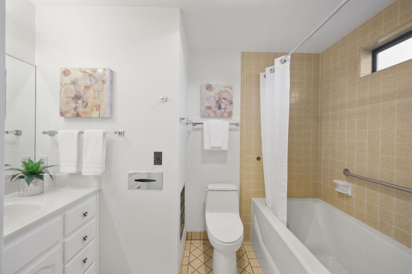 Detail Gallery Image 17 of 41 For 731 Old San Francisco Rd, Sunnyvale,  CA 94086 - 4 Beds | 2/1 Baths