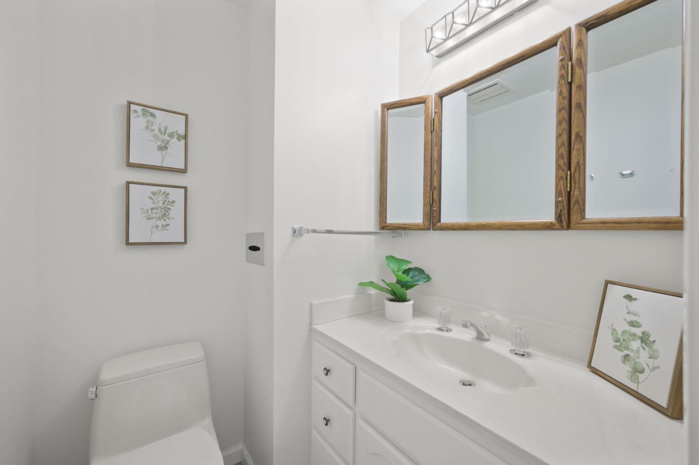 Detail Gallery Image 27 of 41 For 731 Old San Francisco Rd, Sunnyvale,  CA 94086 - 4 Beds | 2/1 Baths