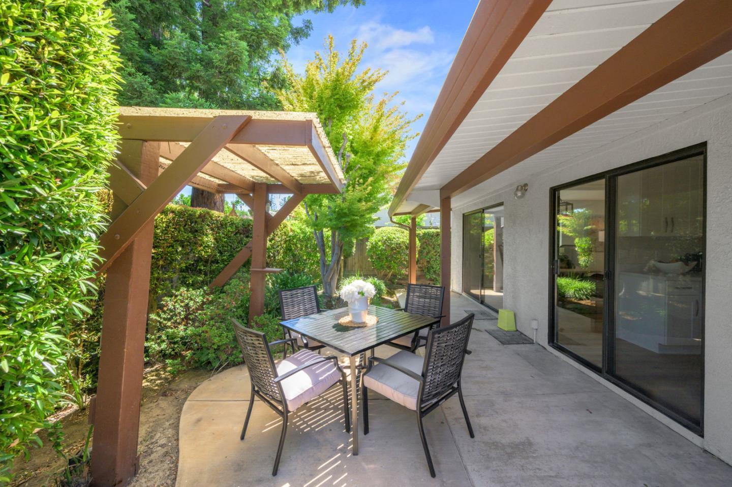 Detail Gallery Image 30 of 41 For 731 Old San Francisco Rd, Sunnyvale,  CA 94086 - 4 Beds | 2/1 Baths