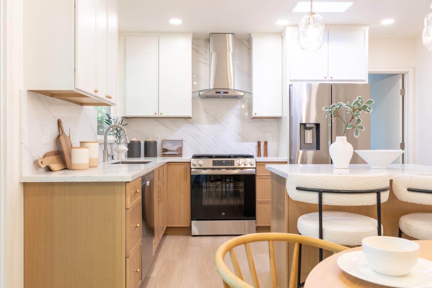 Detail Gallery Image 12 of 41 For 453 N Rengstorff Ave #15,  Mountain View,  CA 94043 - 3 Beds | 2 Baths
